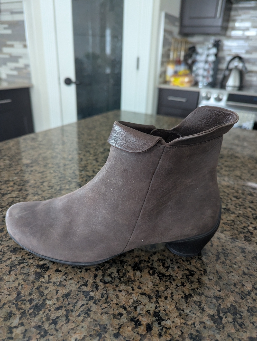 Boots - Picture 7 of 7